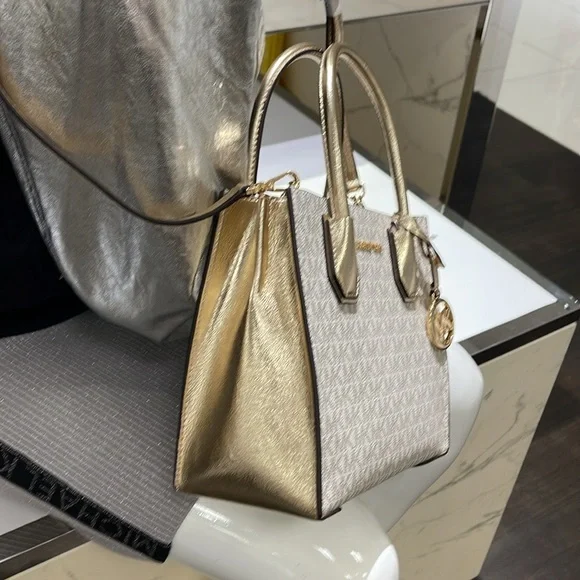 MICHAEL KORS
Mercer Medium Signature Logo and Metallic Accordion Crossbody Bag - Picture 7 of 16